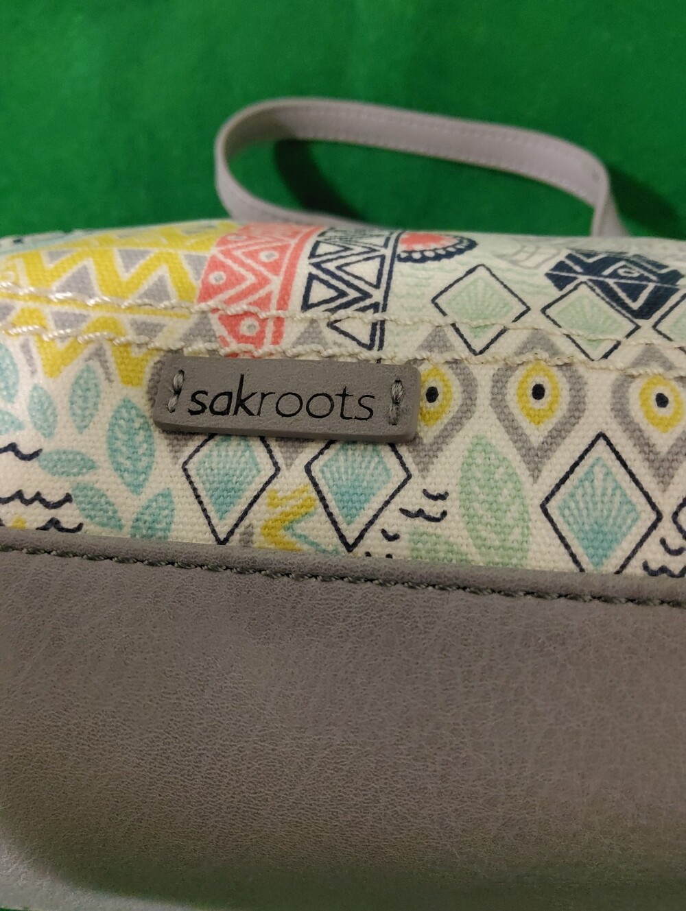 Sakroots Artist Circle Wanderlust, Llama Shoulder Bag - Picture 5 of 9